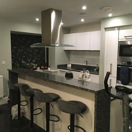 Homestay Family 2 Beds Free Wifi Free Parking